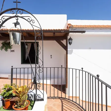 בית נופש Ek Araya *